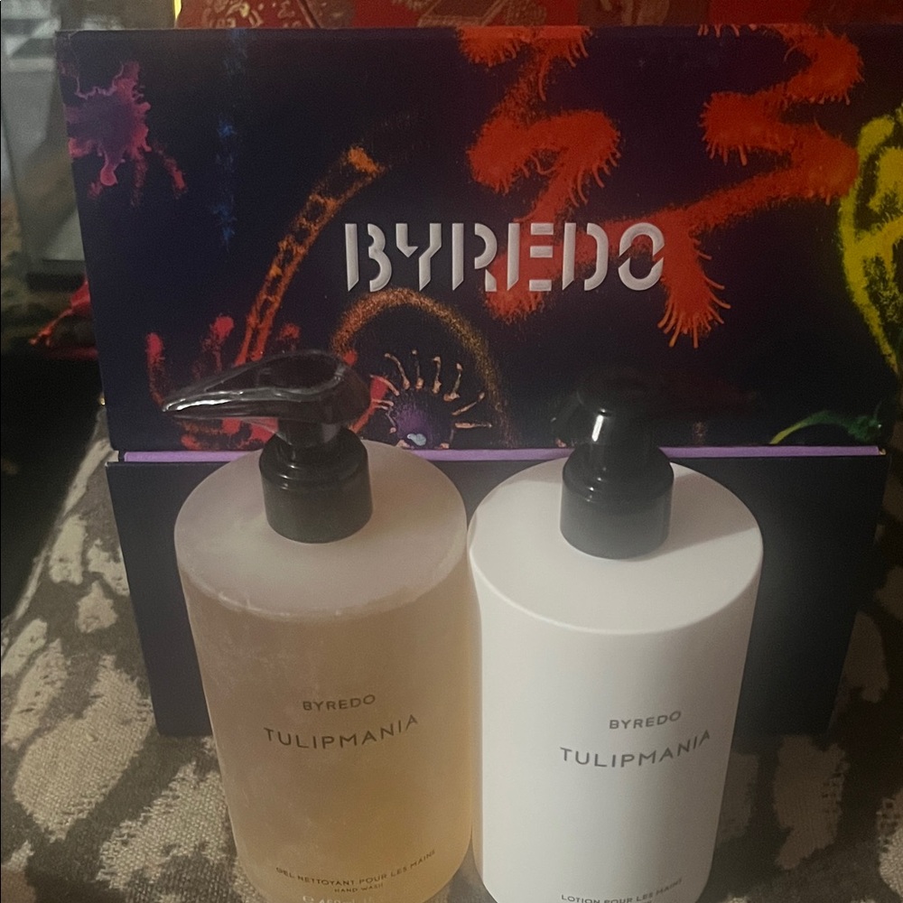 Byredo Tulipmania Body Wash Duo - White and Tan firm on price